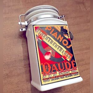 Andre Daude Pianos Kitchen Airtight Container